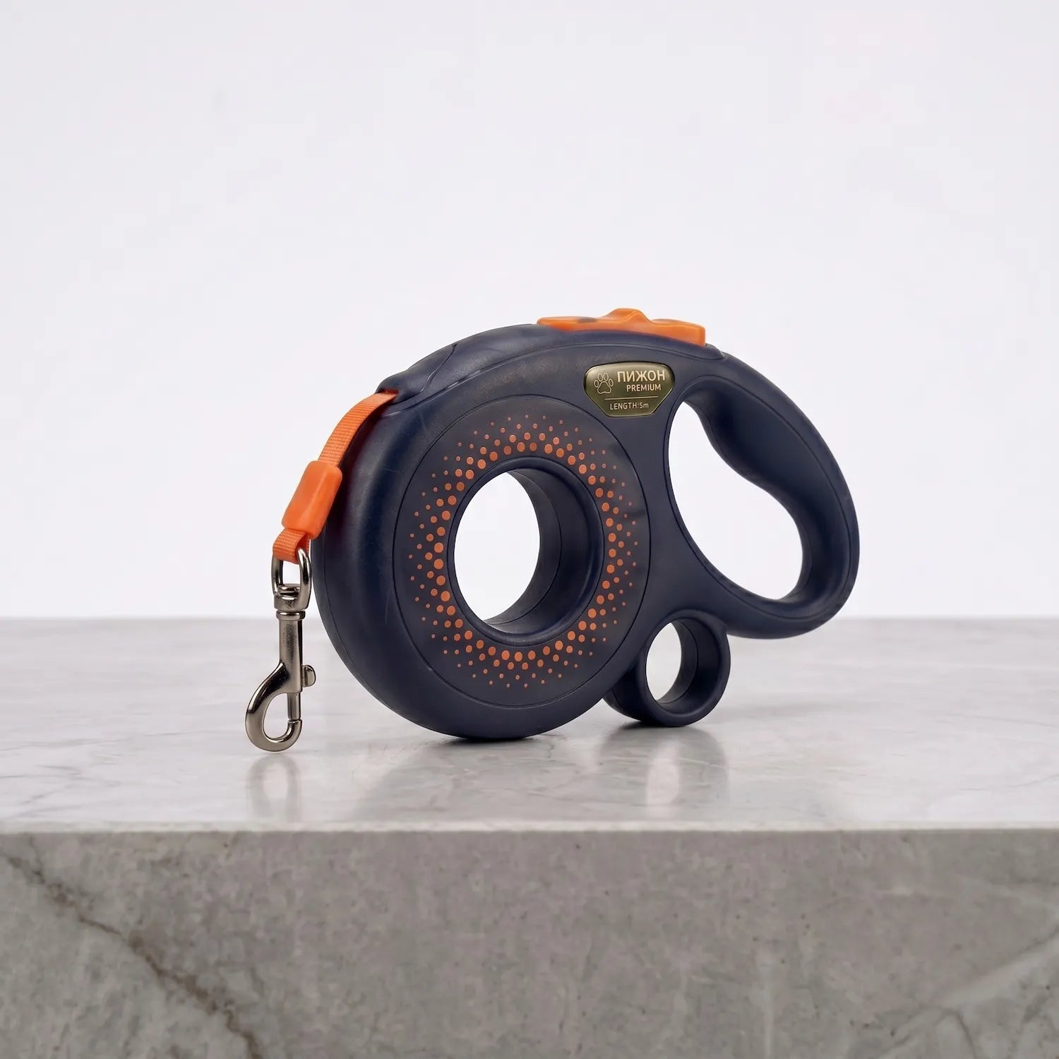 Correa retráctil ergonómica para perros con cinta extensible de 5 metros en color azul.
